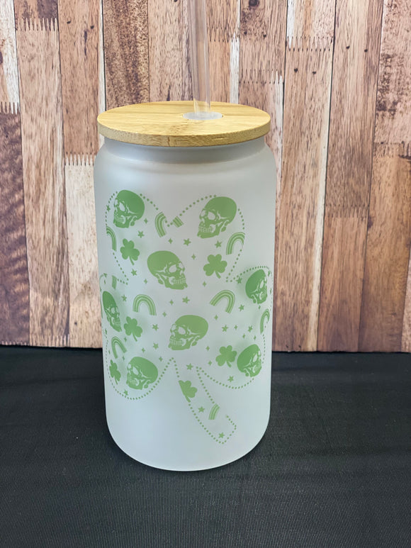 Skulls green rainbows clover shamrock-can style glass drinkware